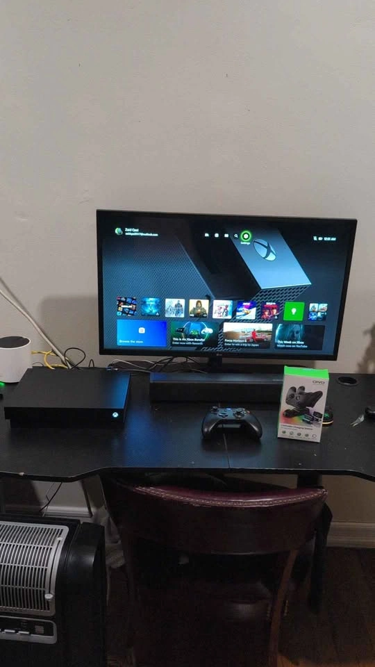 Xbox One X and Xbox One - photo 5