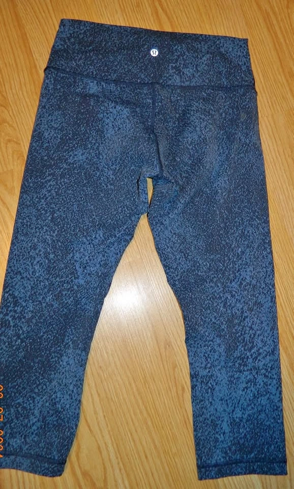 LULULEMON WUNDER UNDER CROP HI RISE...size 10..EUC