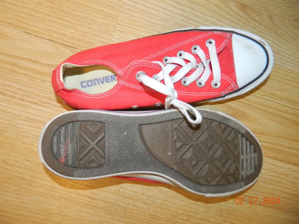 CONVERSE shoes...size W7 M5...EUC few minor scuffs on rubber.