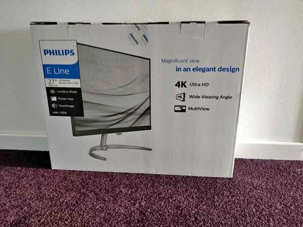 Philips 27" 4K UHD LCD Monitor (276E8VJSB)