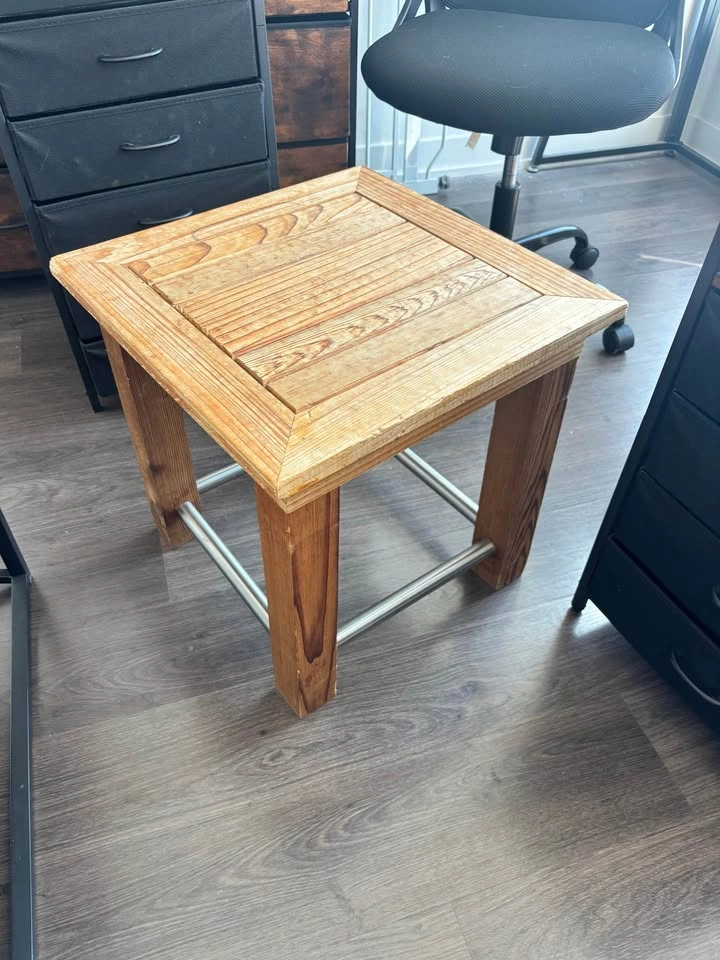 Pine side table - photo 2