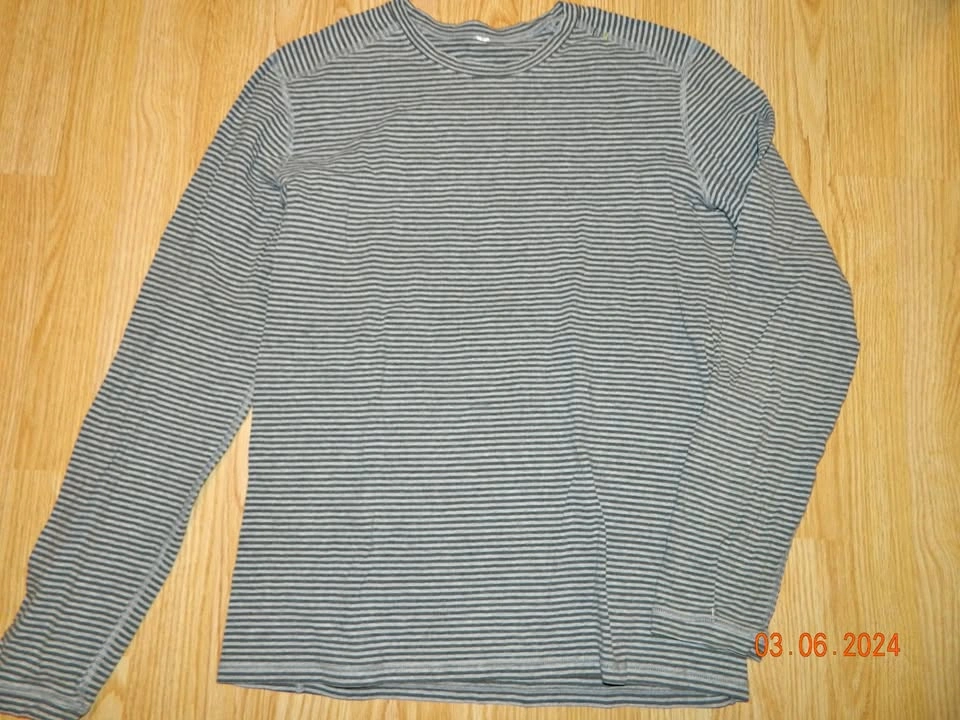 LULULEMON MENS LONG SLEEVE...size M/L...VGUC