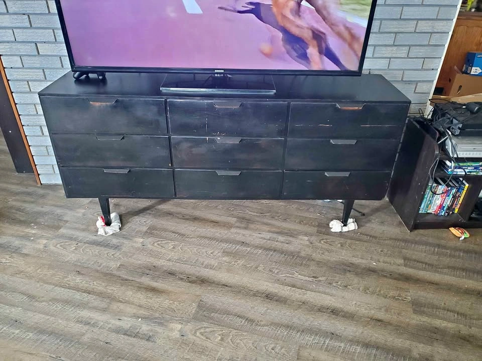 Dresser - 9 Drawers