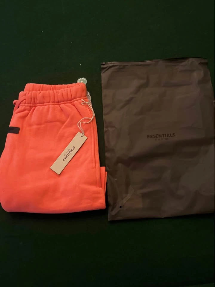 FOG Essentials "coral" fleece shorts - photo 3