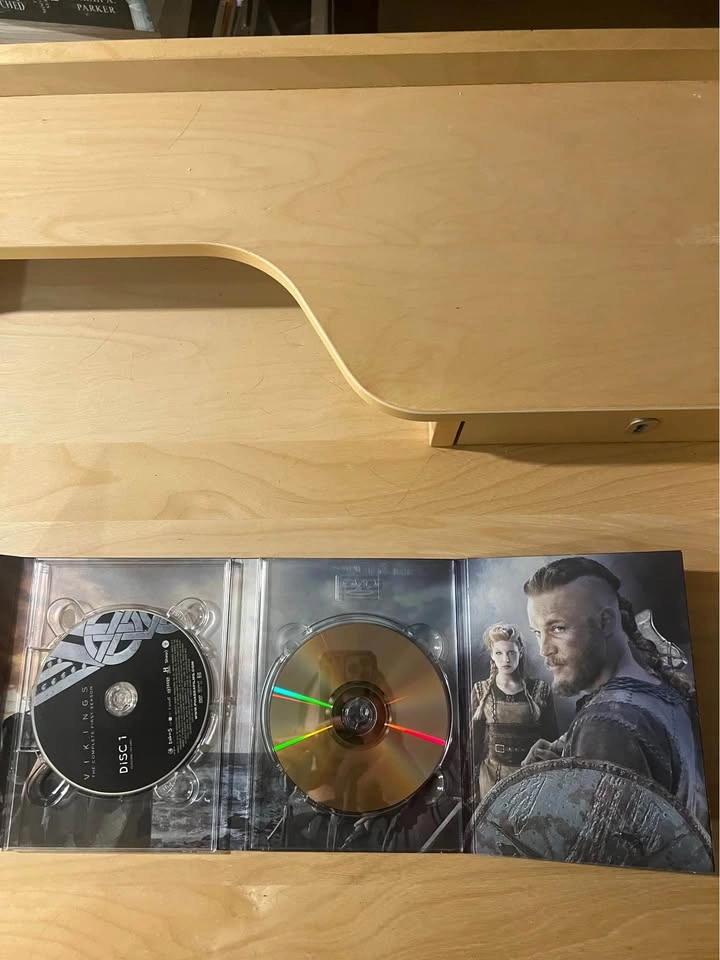 Vikings TV Series Seasons 1 & 3 DVD - photo 3