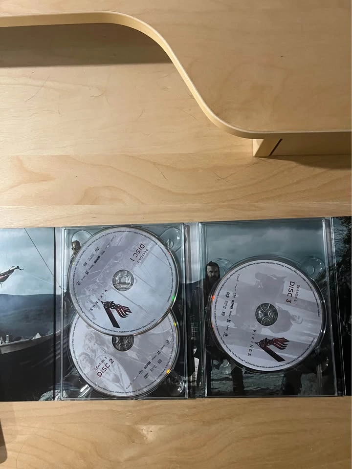 Vikings TV Series Seasons 1 & 3 DVD - photo 4