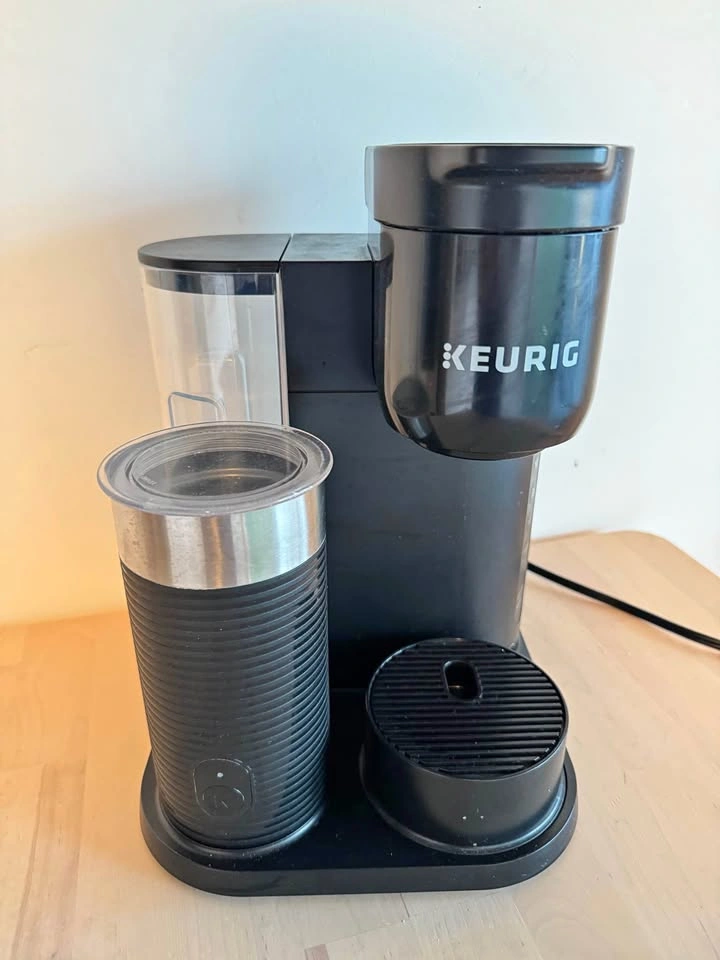 Keurig Coffee Maker with Built-In Frother
