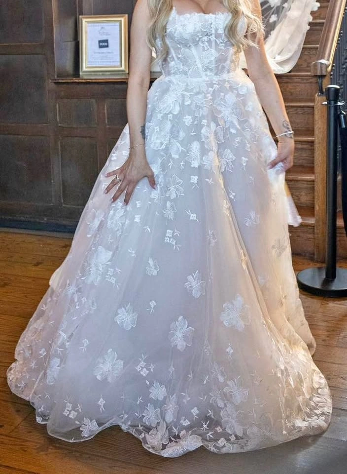 Martina Liana Style 1749 Wedding Dress (Worn 1 Hour)