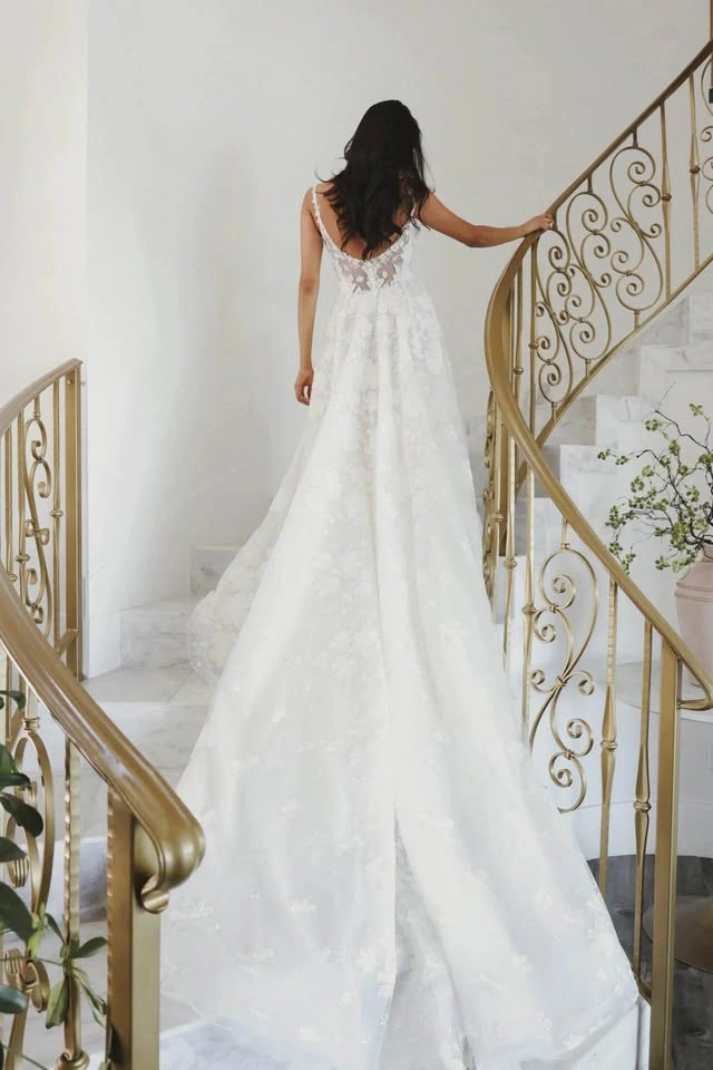 Martina Liana Style 1749 Wedding Dress (Worn 1 Hour) - photo 3