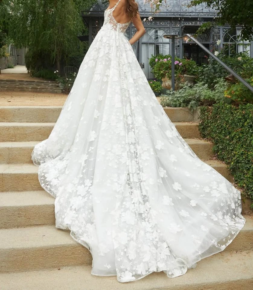 Martina Liana Style 1749 Wedding Dress (Worn 1 Hour) - photo 4