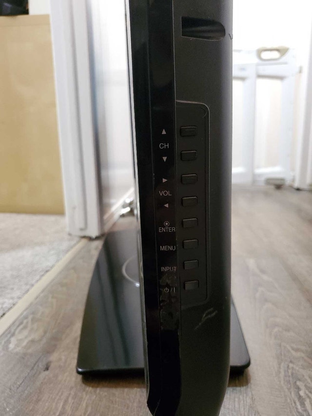 LG TV 42" with remote - photo 5
