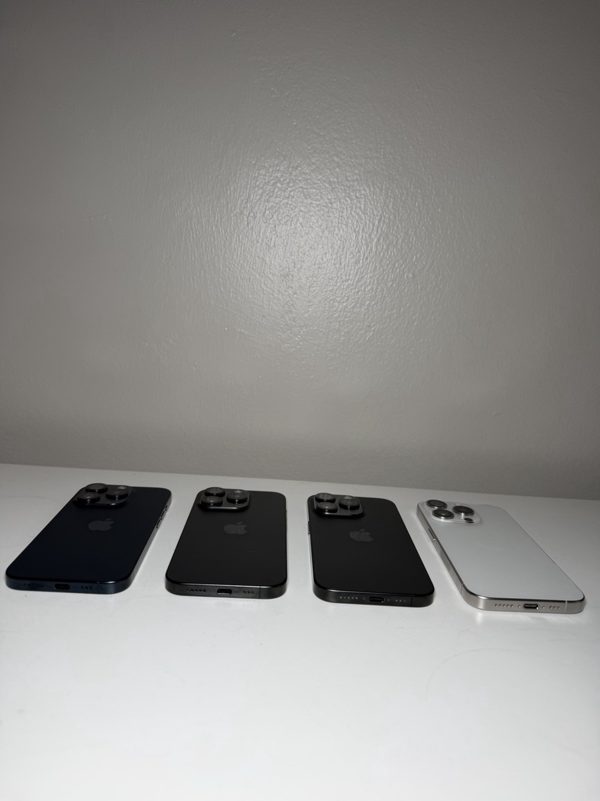 LOT OF 4 or single unit Apple iPhone 15 Pro 128GB UNLOCKED MINT - photo 5
