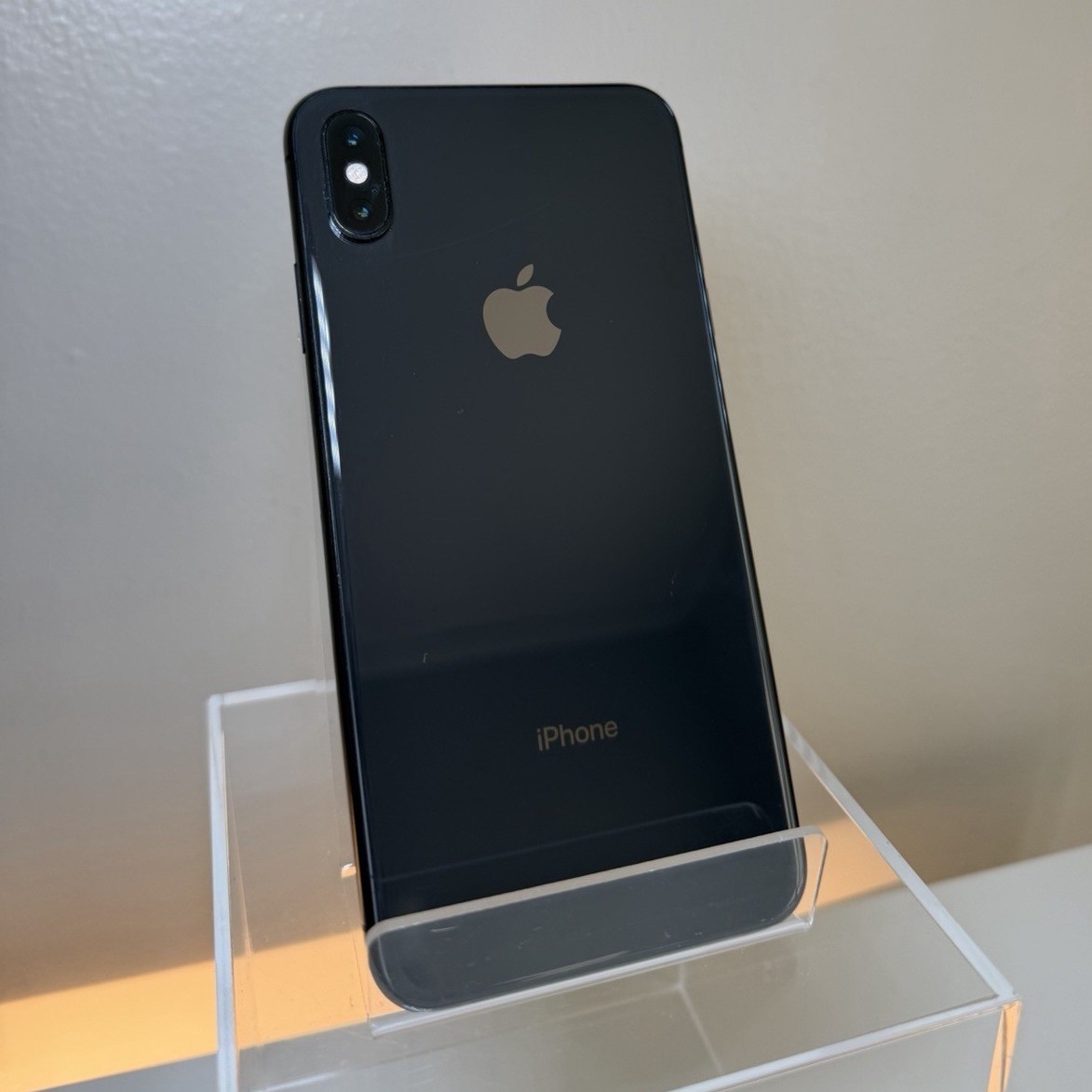 Apple iPhone XS Max 64GB Black UNLOCKED - EXCELLENT