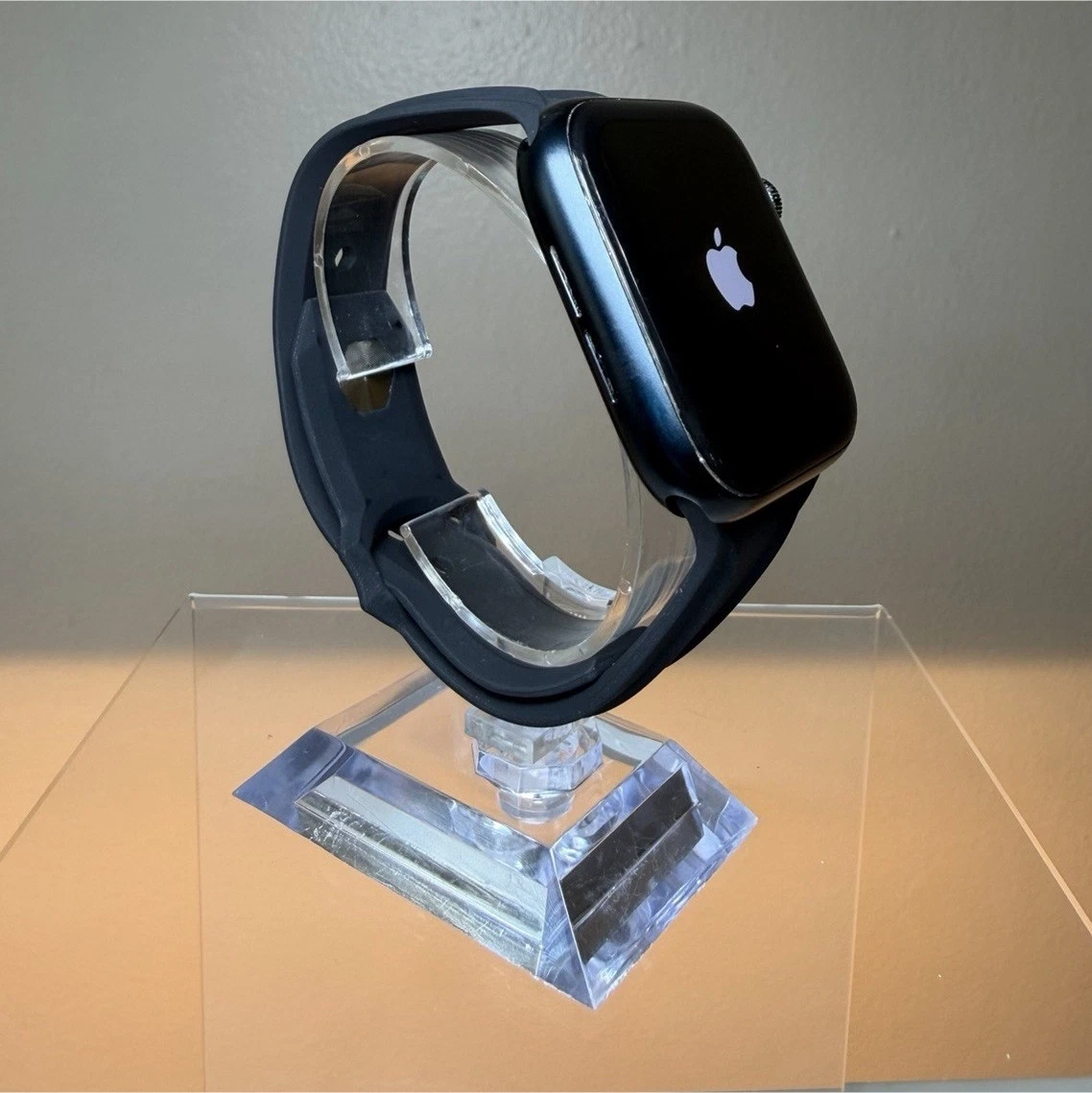 Apple Watch SE 44mm Black Aluminum GPS