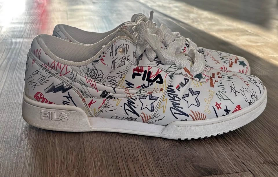 Fila disruptor White graffiti Size 9.5