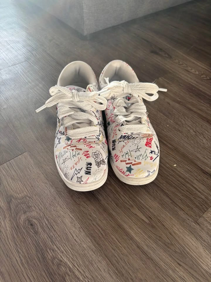 Fila disruptor White graffiti Size 9.5 - photo 2