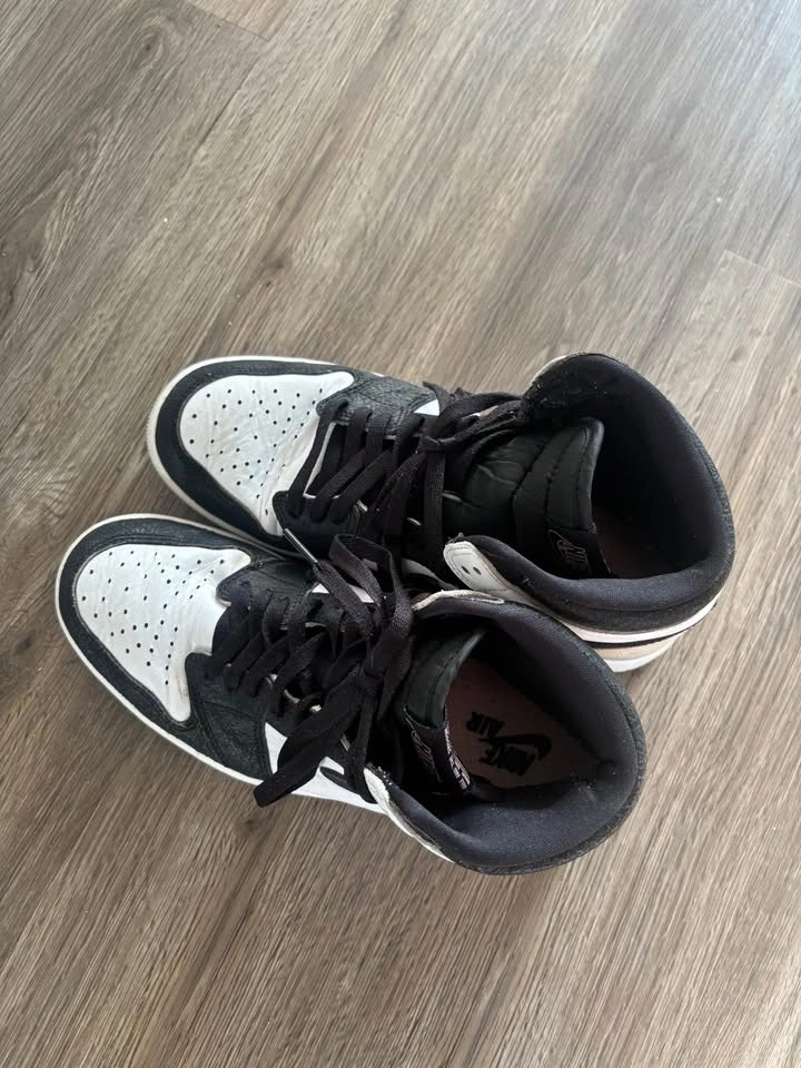 Air Jordan 1 high black white Size 9.5 - photo 3