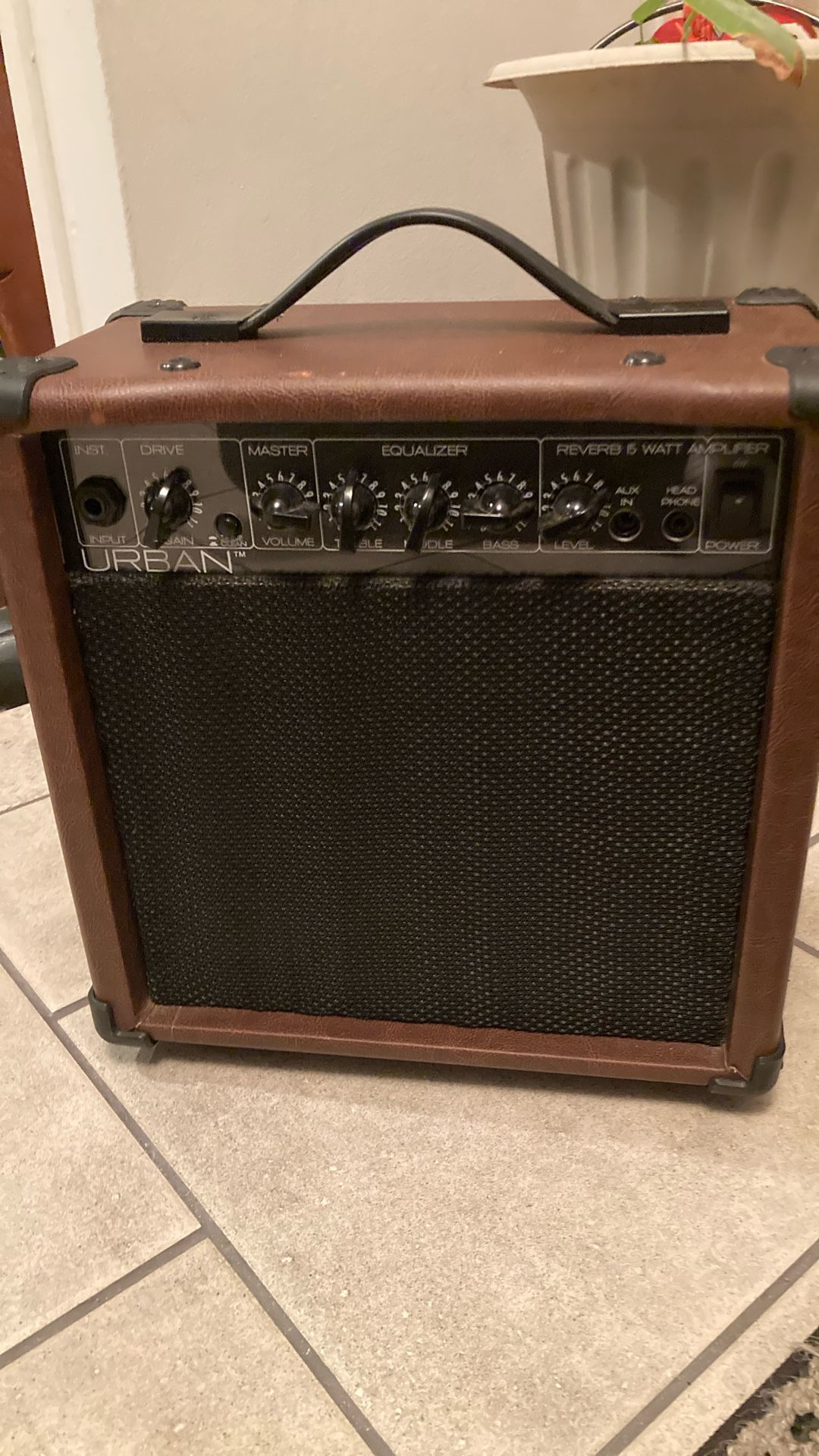 Urban 15w Guitar Amp w/Reverb