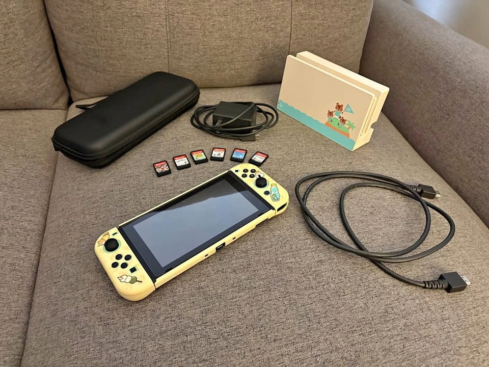 Nintendo Switch 1st Gen | Animal Crossing Edition | 5 Games