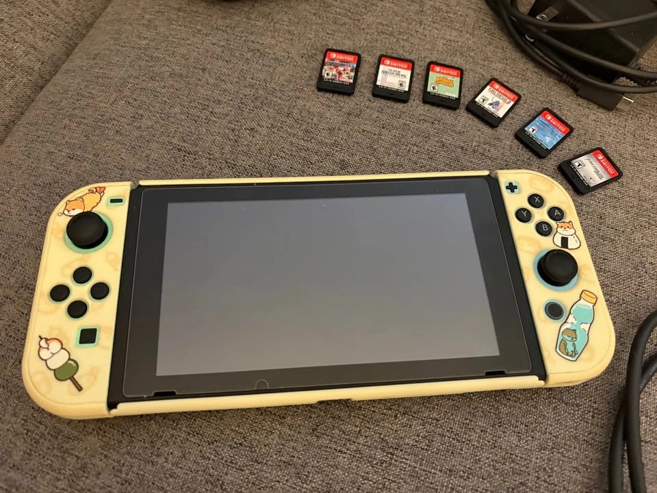 Nintendo Switch 1st Gen | Animal Crossing Edition | 5 Games - photo 3