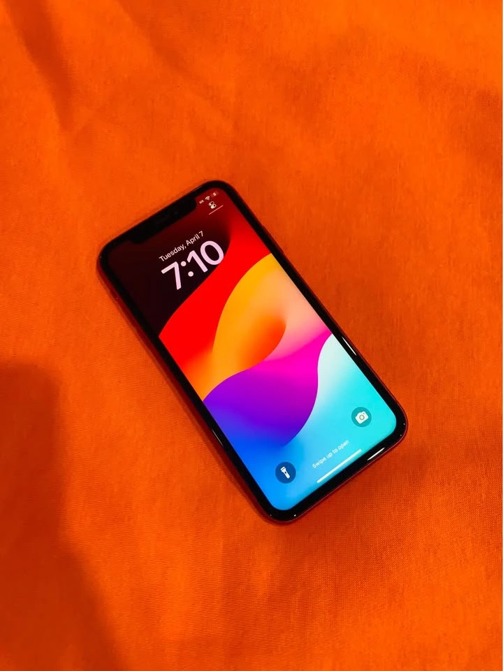 Red iPhone XR 64GB - photo 2