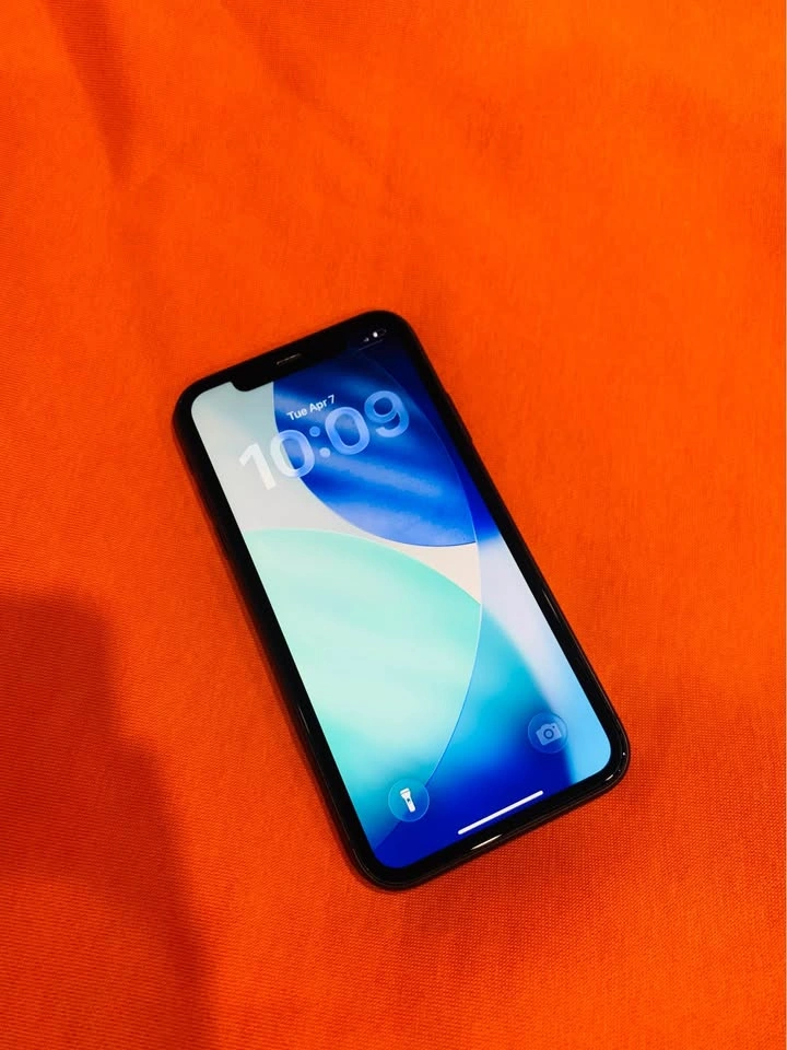 iPhone 11 64GB - photo 2