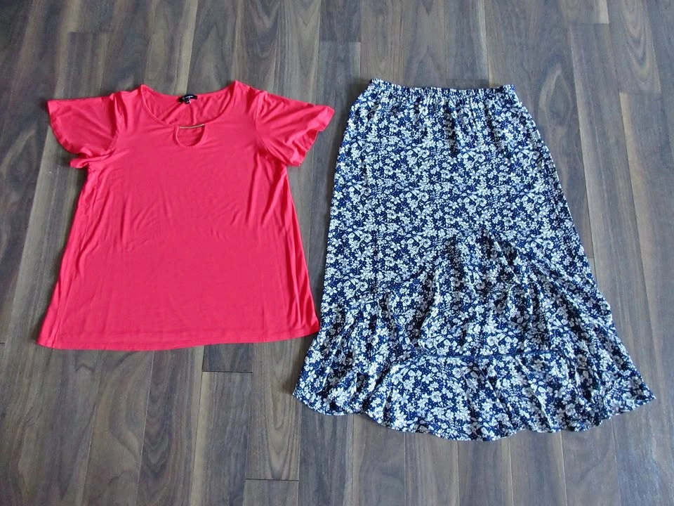Ladies Large Top & Skirt