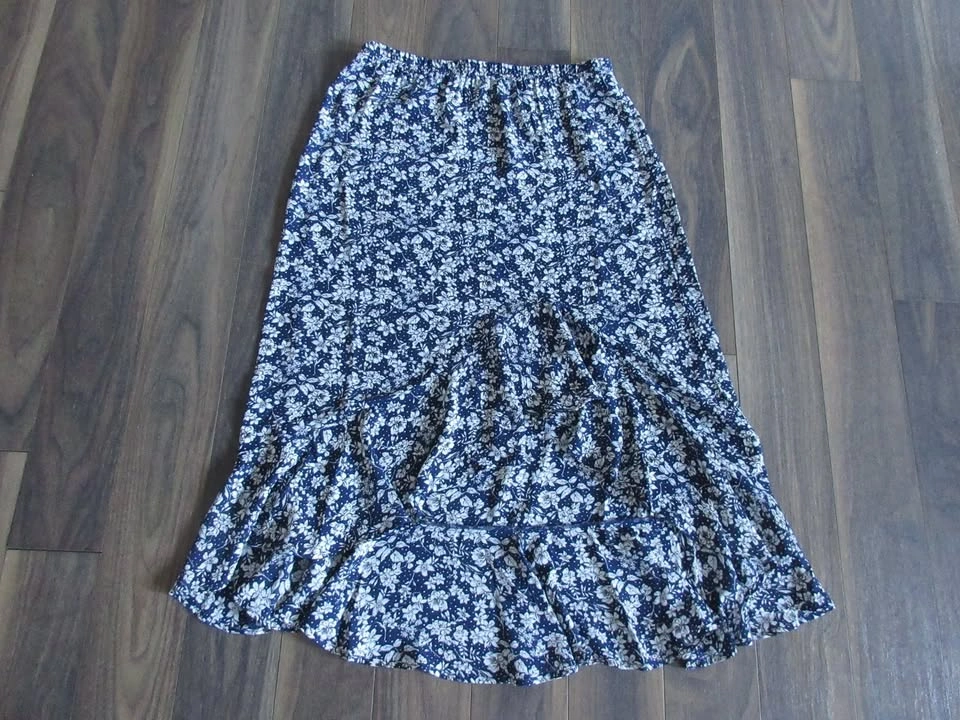 Ladies Large Top & Skirt - photo 5