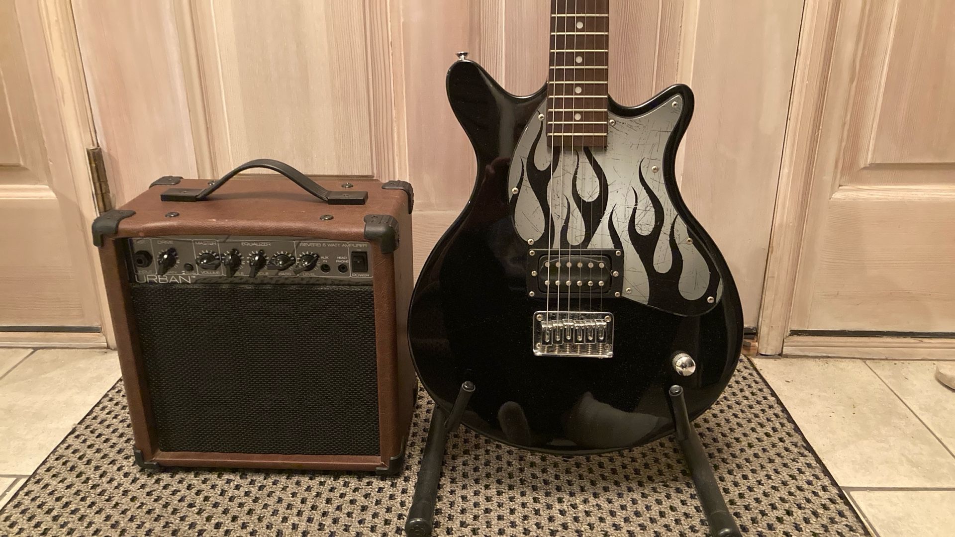 Electric Guitar w/15 Watt Amp with Reverb