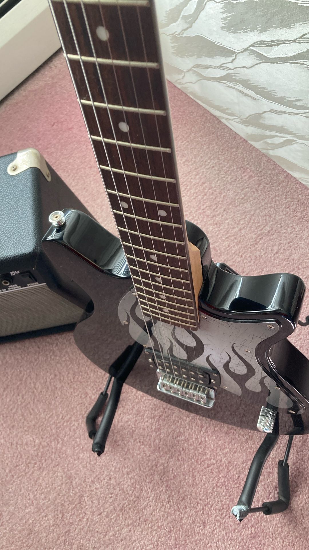 Electric Guitar w/15 Watt Amp with Reverb - photo 3
