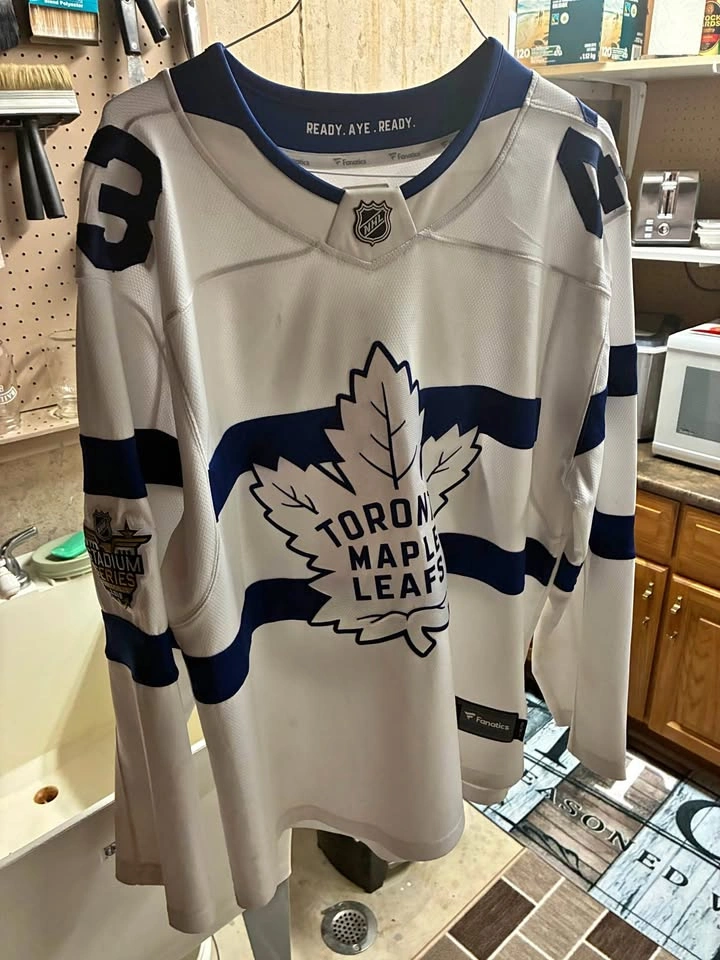 Leafs Kadri Jersey - Signed
