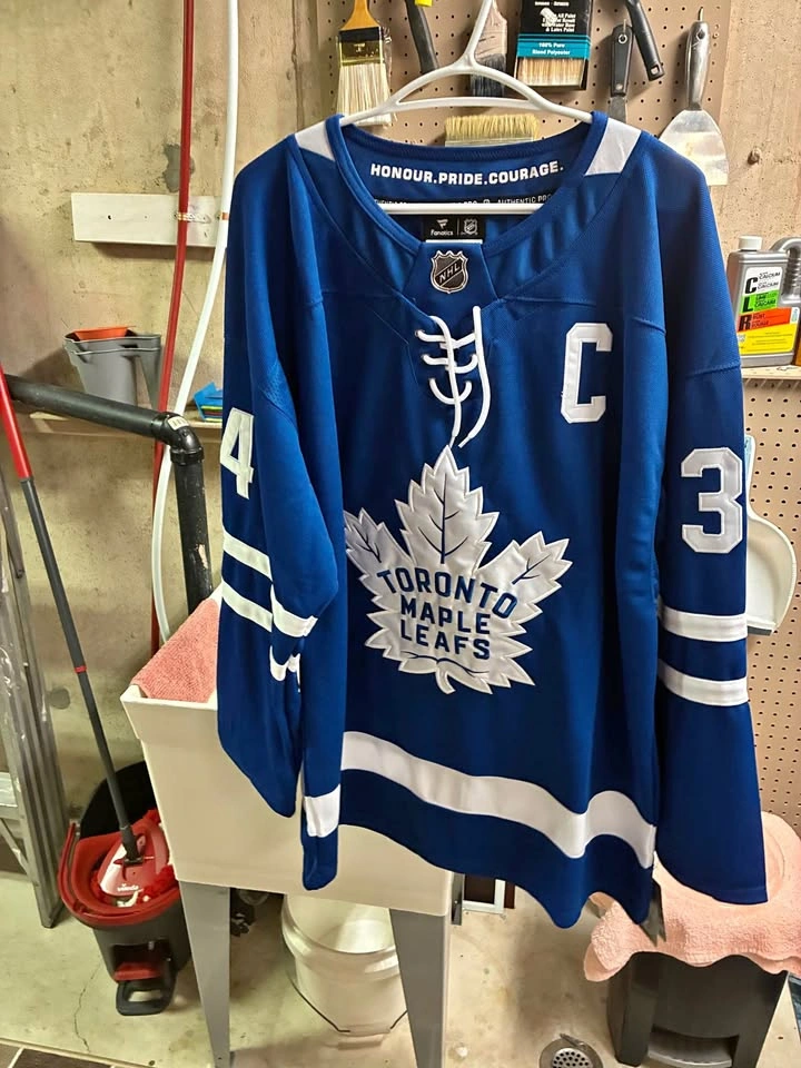 Auston Mathew’s Leaf Jersey