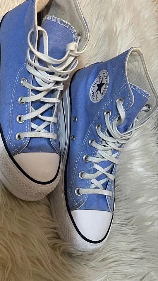 Light Blue Converse Platform High Tops - Size 7 - photo 4