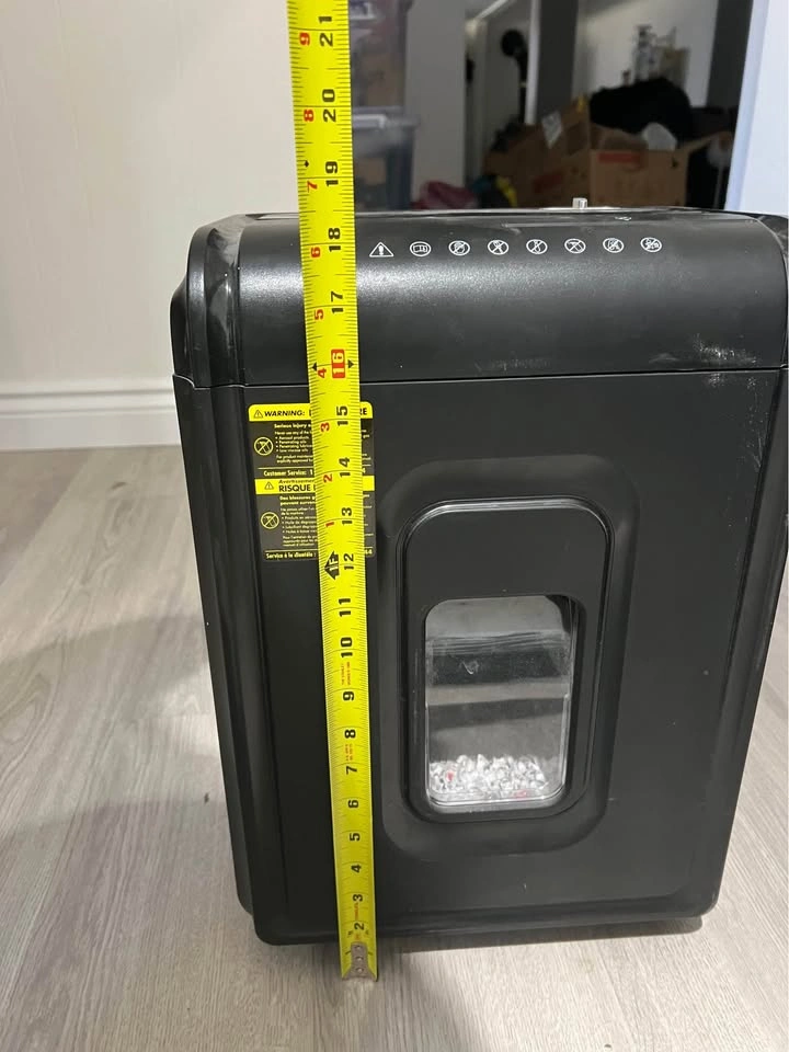 AmazonBasics 8-Sheet Paper and Credit Card Shredder - photo 3