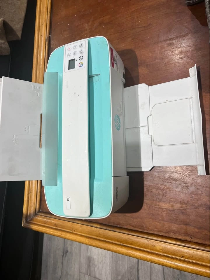 HP DeskJet 3755 All-in-One Printer - photo 3