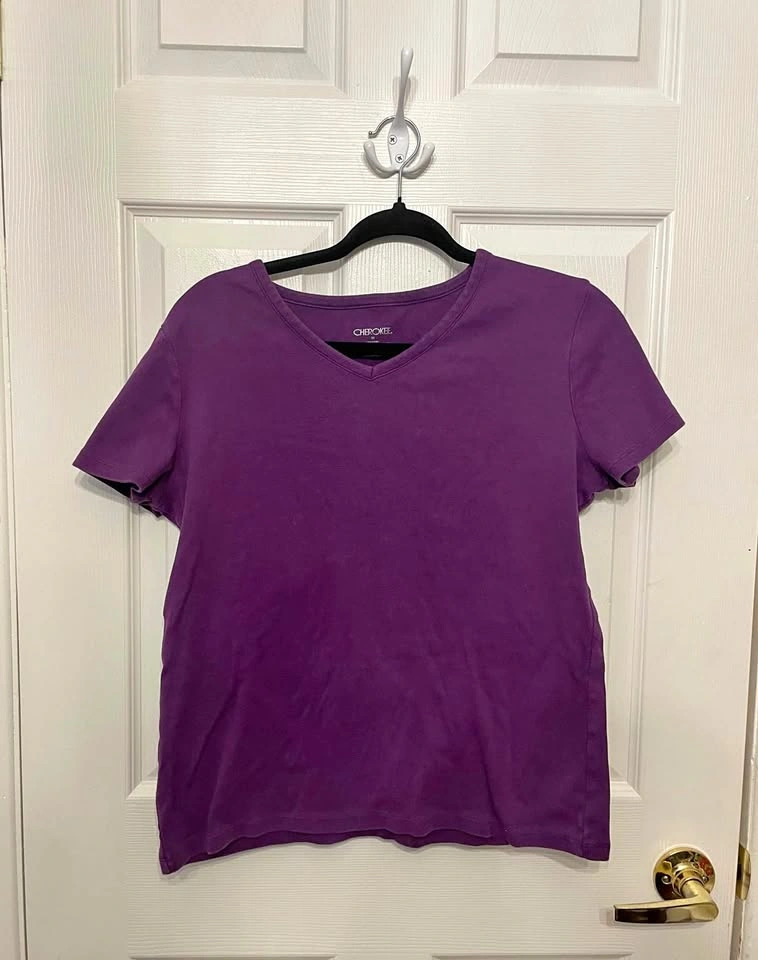 Cherokee Purple V-Neck Short Sleeve Tee, M