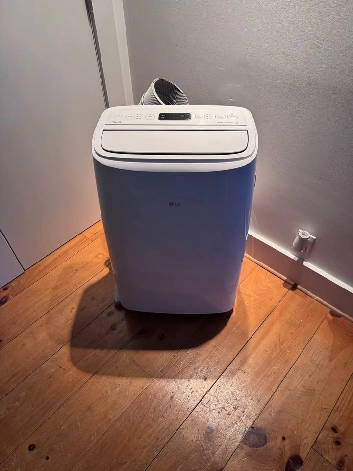 LG Portable Air Conditioner - photo 3