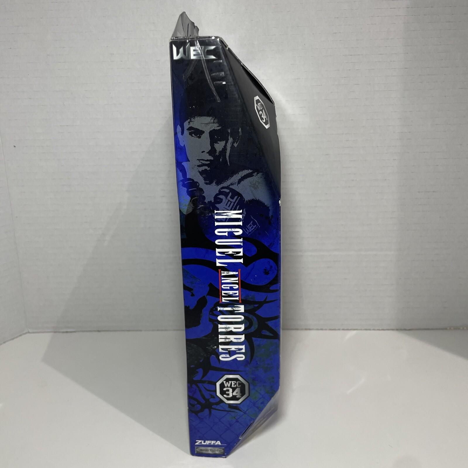 UFC WEC 34 Jakks Miguel Angel Torres Deluxe Action Figure w/ Bel - photo 3