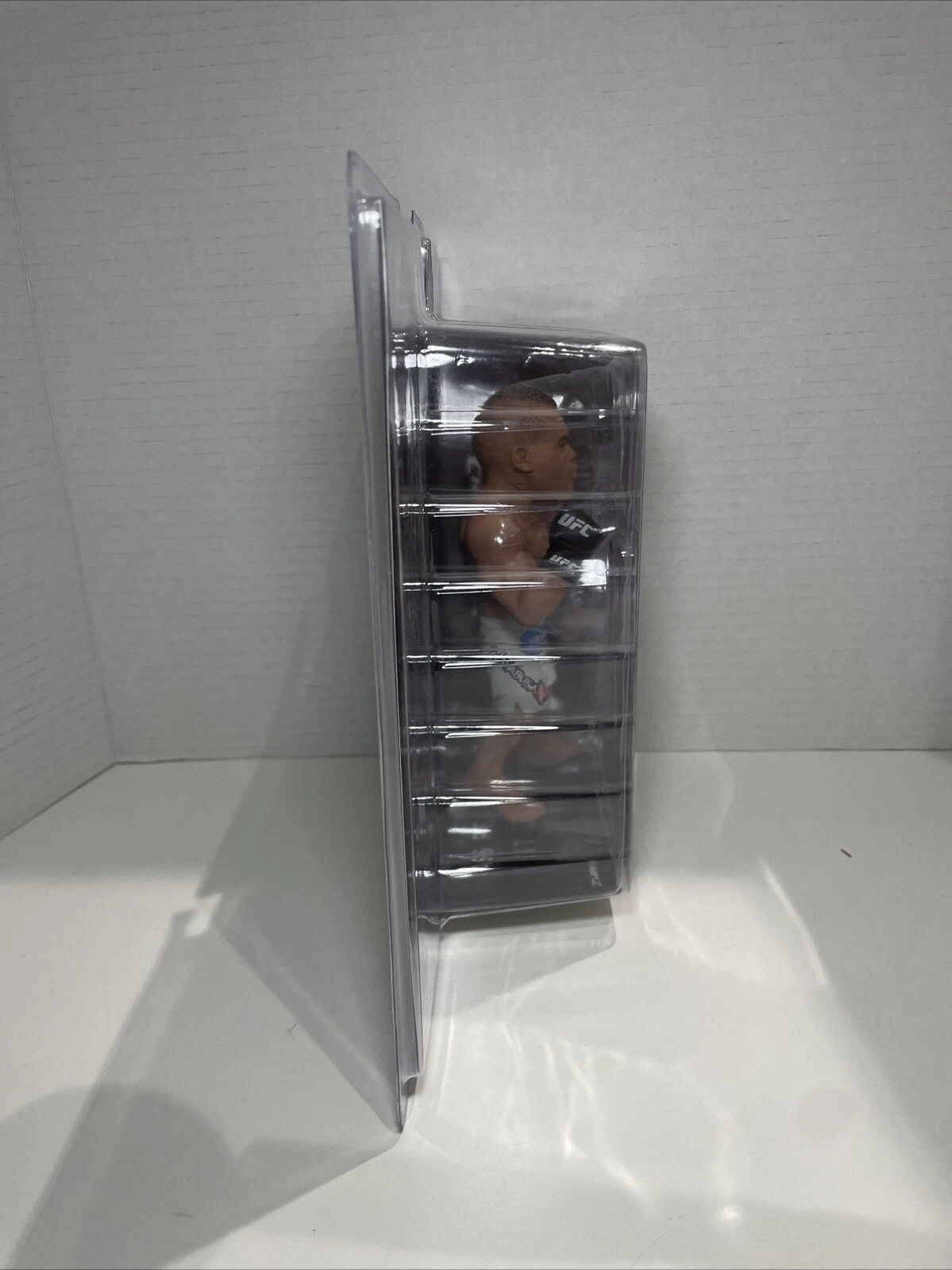 UFC Round 5 Alistair Overeem Signed Collector Action Figure - photo 3