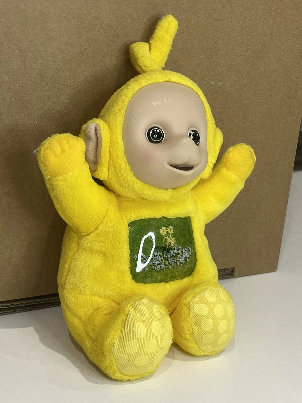 Teletubbies Yellow Laa Laa Holograph Belly Plush Bean Bag 7" 200 - photo 3