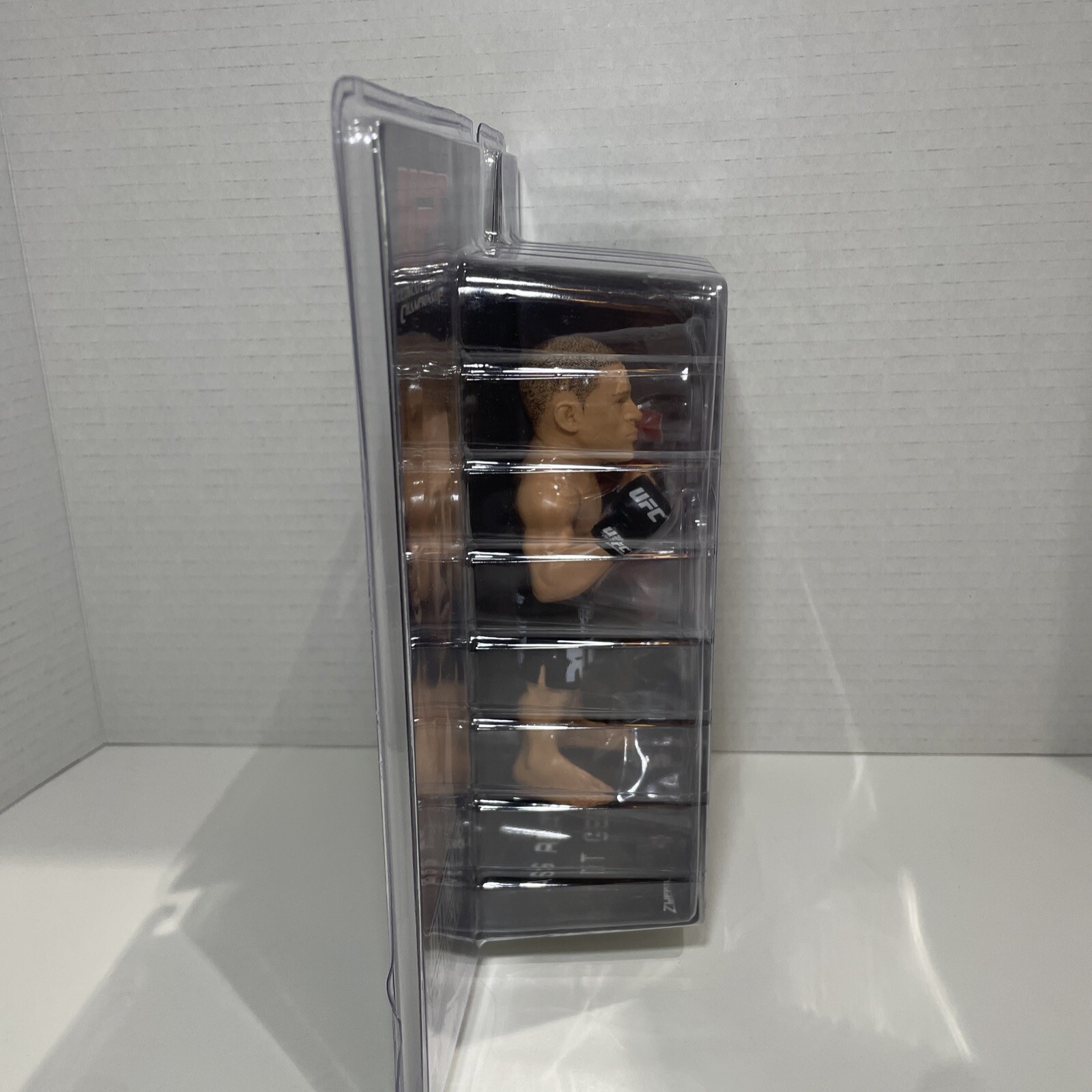 UFC ROUND 5 ANTHONY PETTIS ACTION FIGURE ULTIMATE COLLECTOR - photo 3
