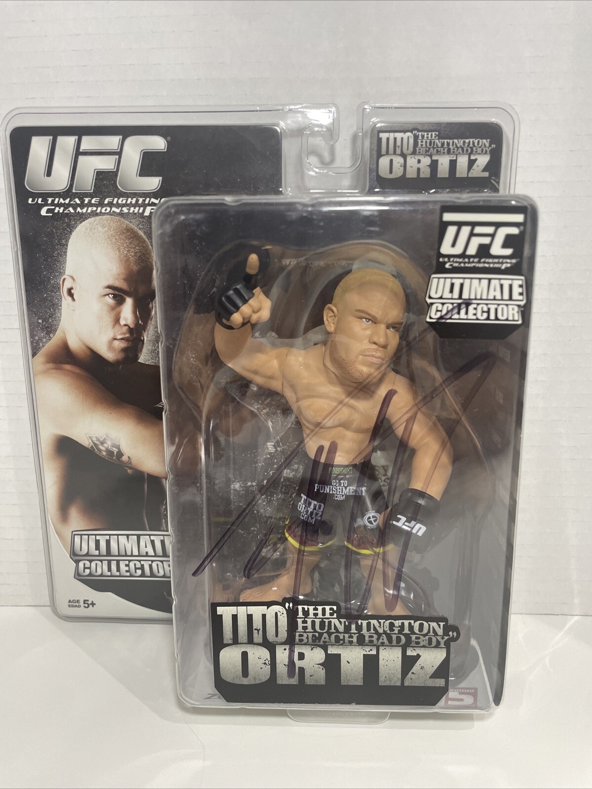 UFC Round 5 Tito Ortiz Ultimate Collector Autographed