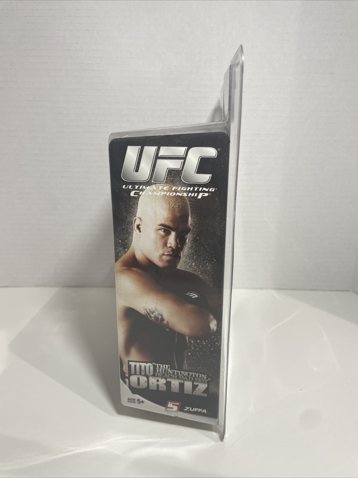 UFC Round 5 Tito Ortiz Ultimate Collector Autographed - photo 2