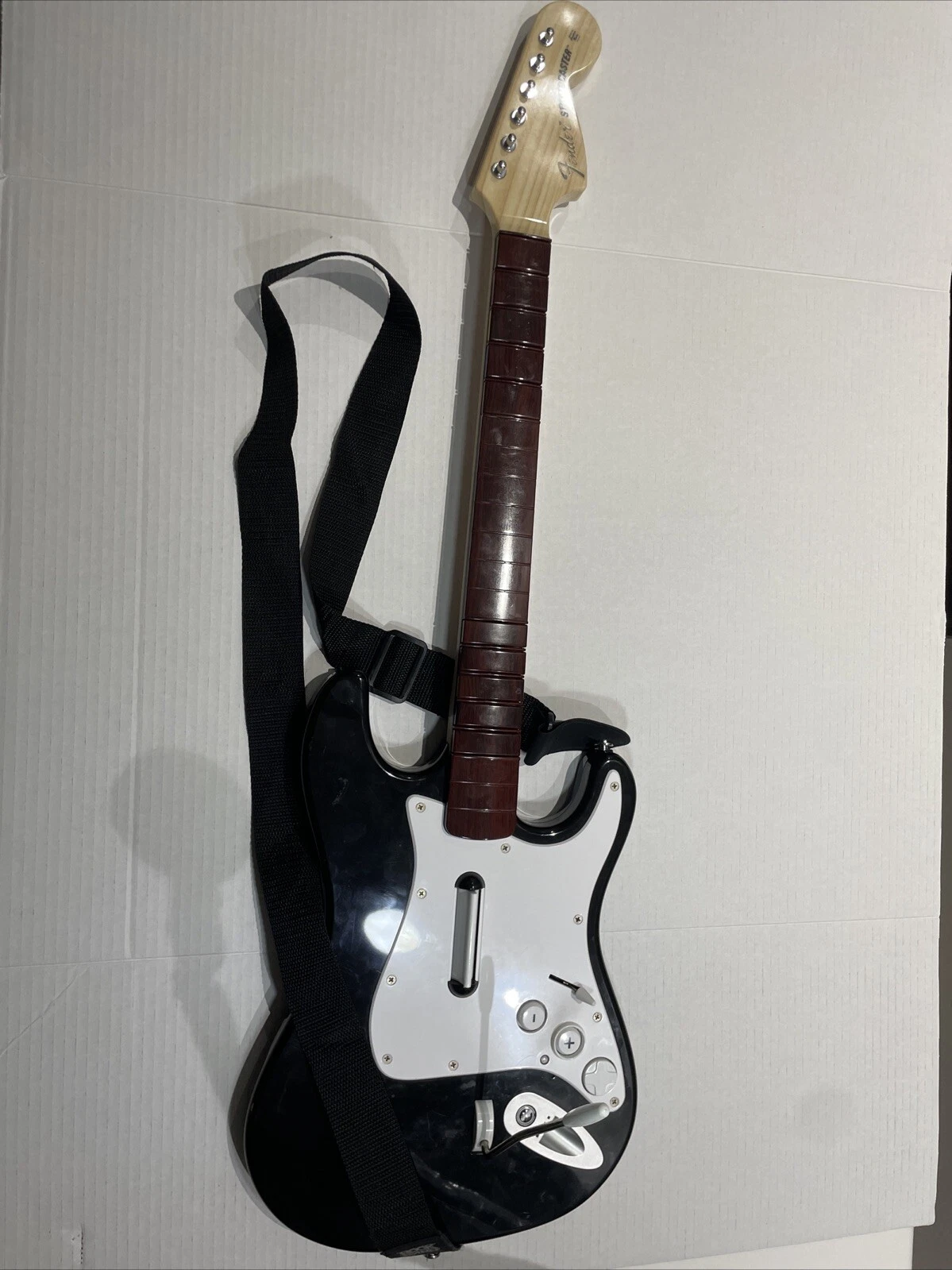 RockBand Wii Fender Guitar Hero Stratocaster (No Dongle, Unteste - photo 2