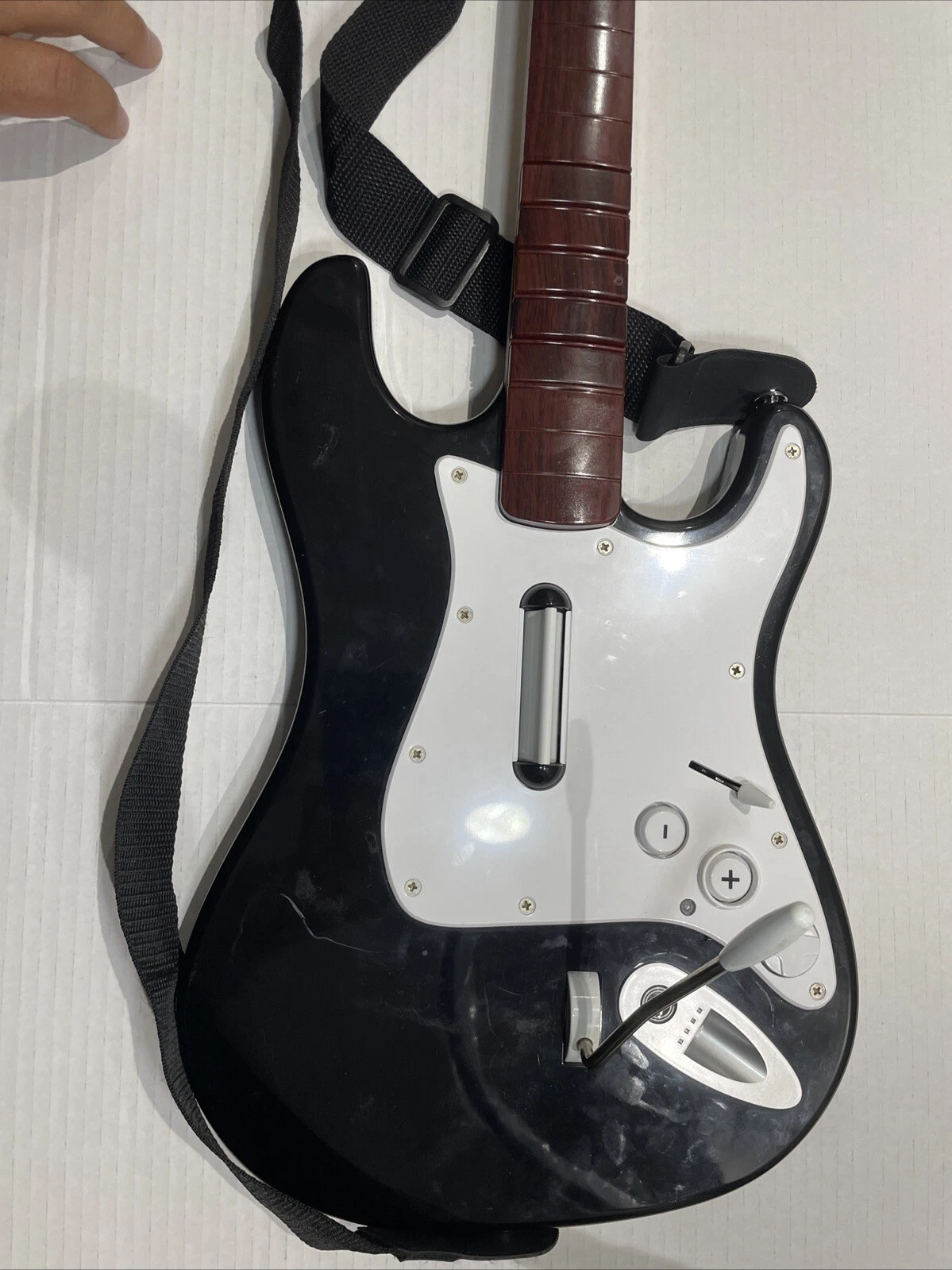 RockBand Wii Fender Guitar Hero Stratocaster (No Dongle, Unteste - photo 4