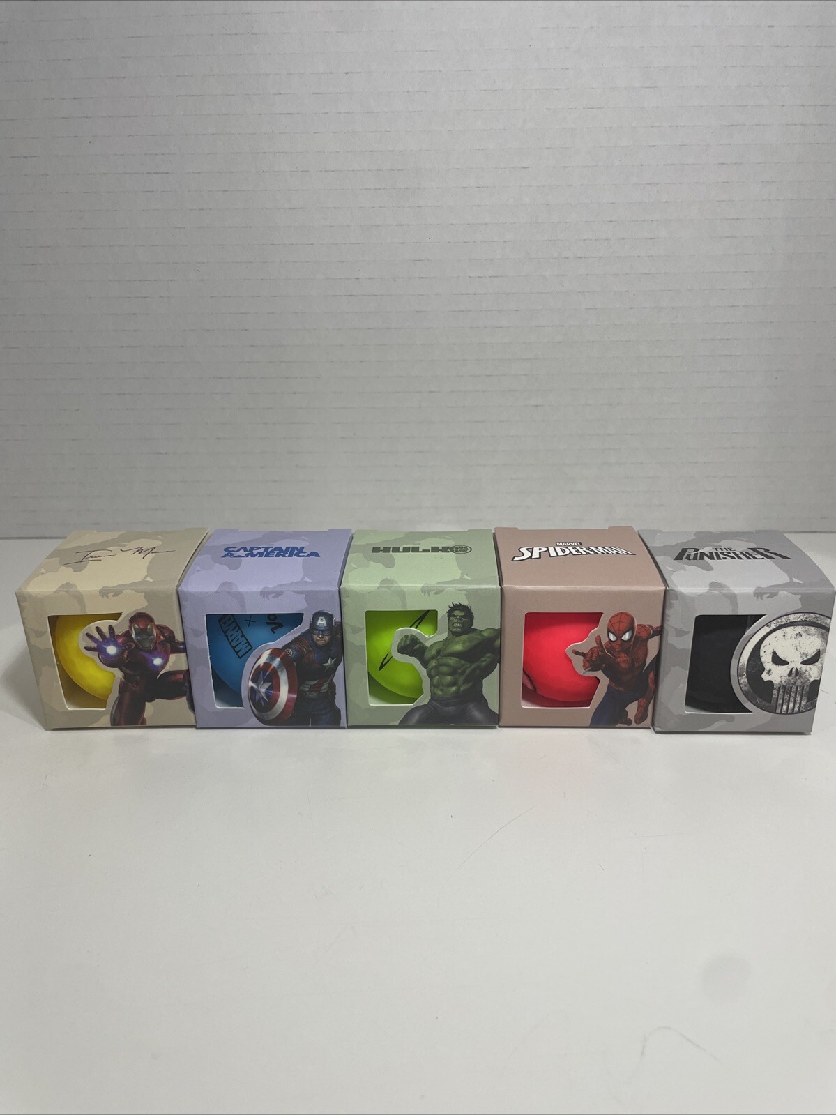 MARVEL x VOLVIK 5 Golf Ball Pack Set Vivid Color New - photo 5