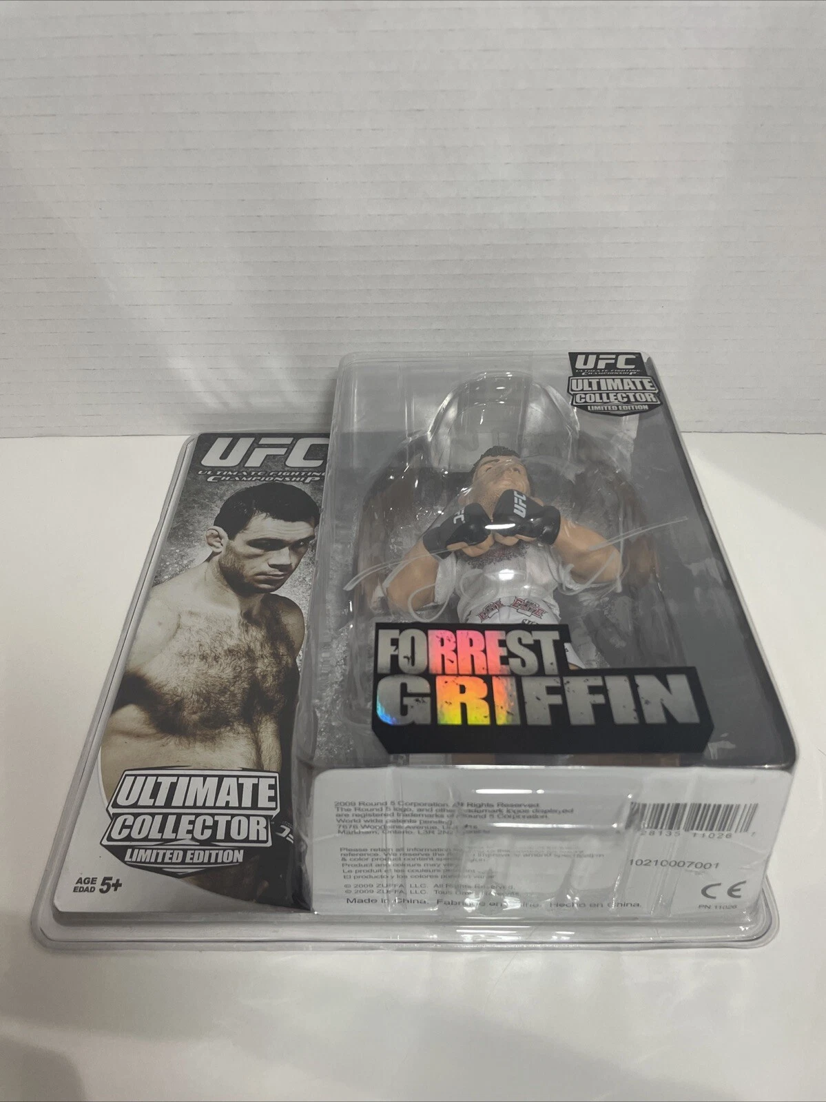 UFC Round 5 Forrest Griffin Autographed Limited Edition 472/1000 - photo 4