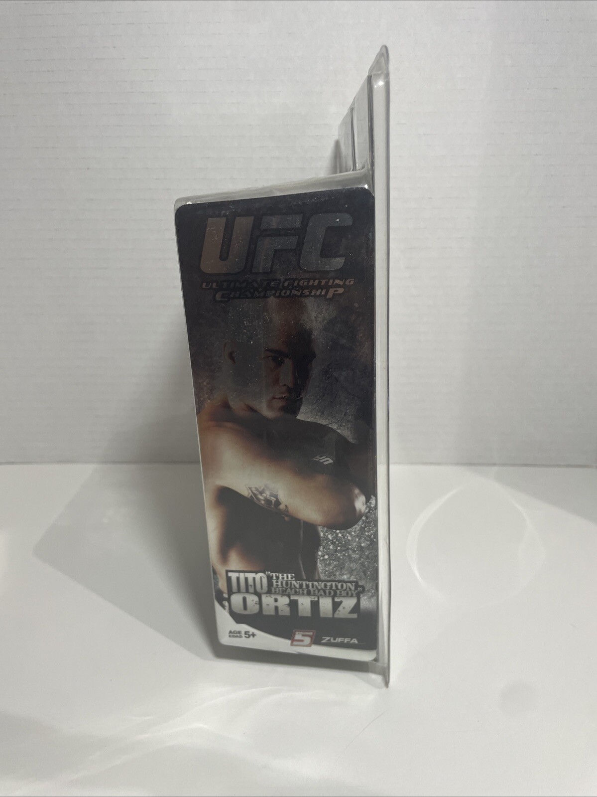 Tito Ortiz UFC Round 5 Limited Edition Autographed Figure 687/10 - photo 2