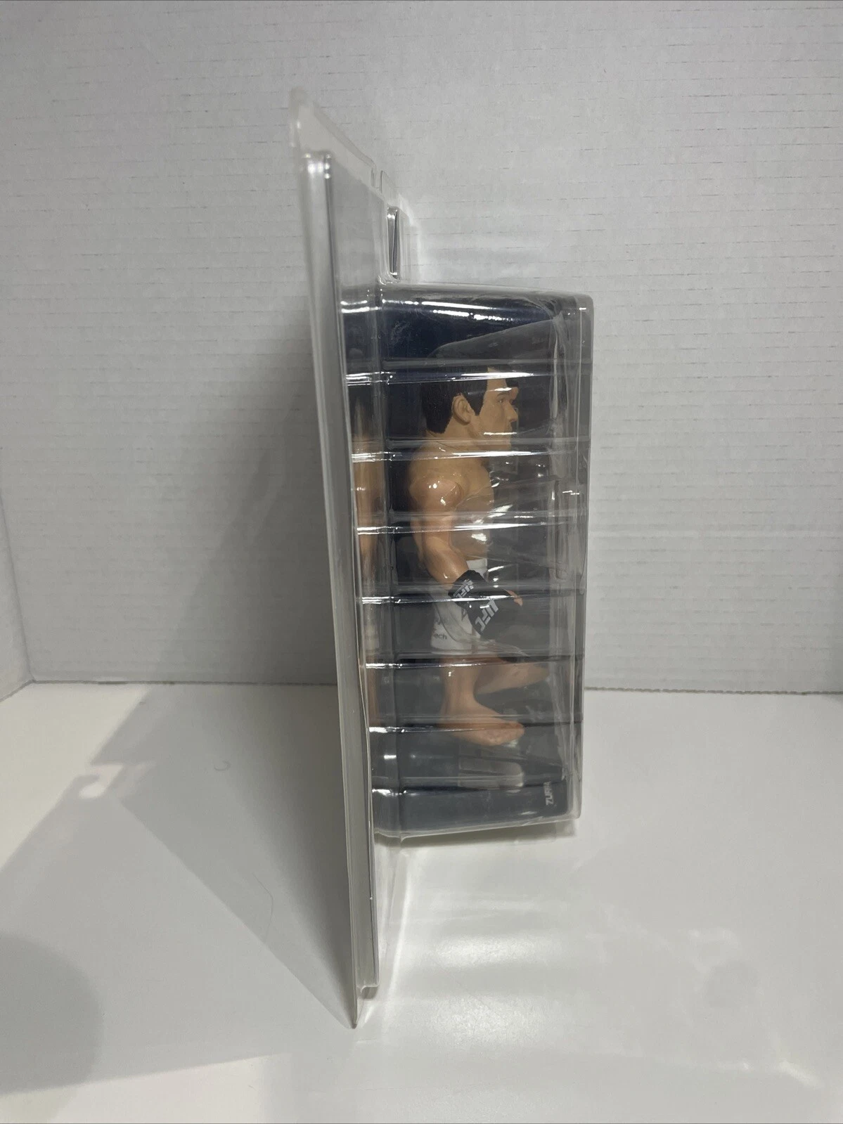 Chael Sonnen "The American Gangster" Round 5 UFC Figure - photo 3