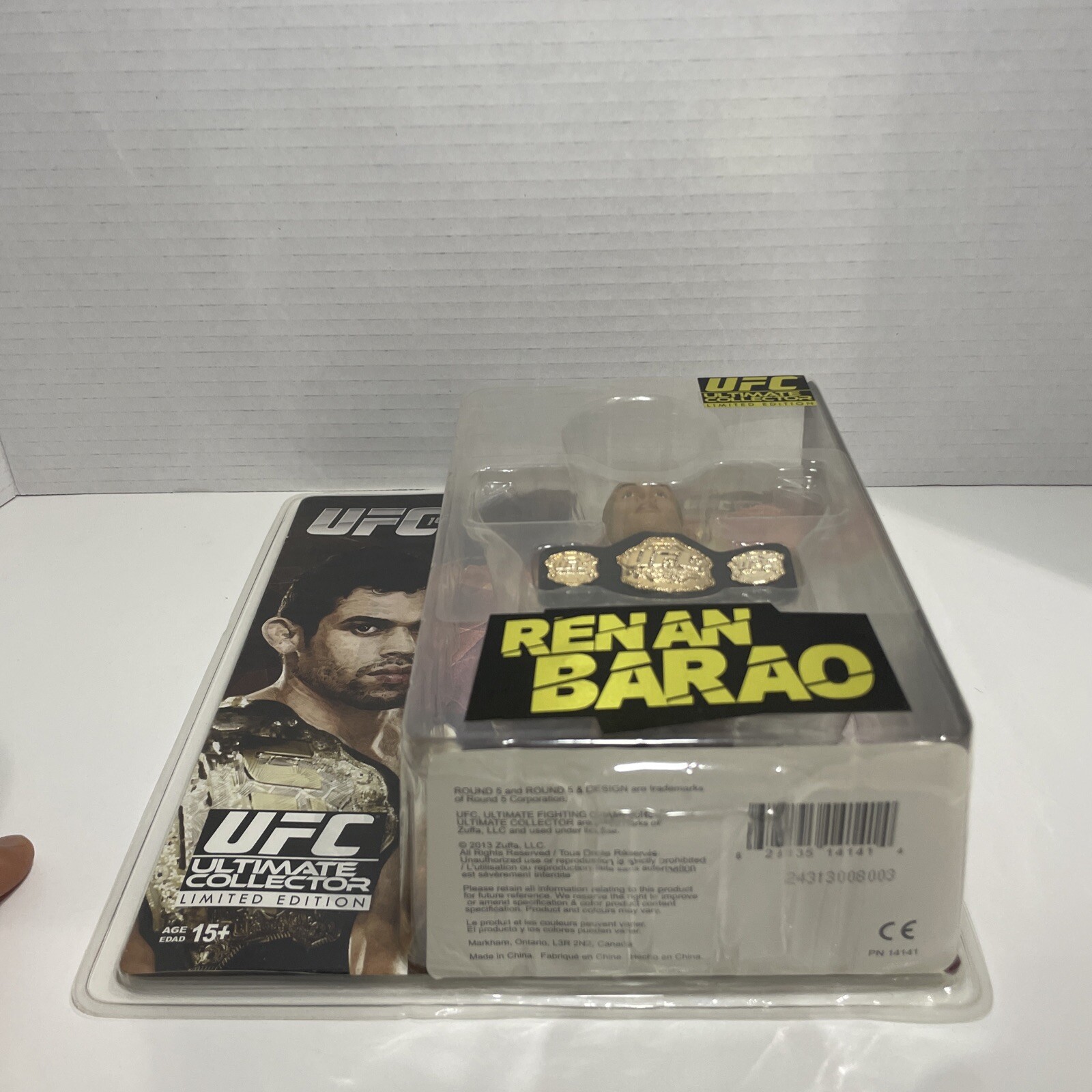 Round 5 Renan Barao UFC Ultimate Collector Limited Edition 996/2 - photo 4